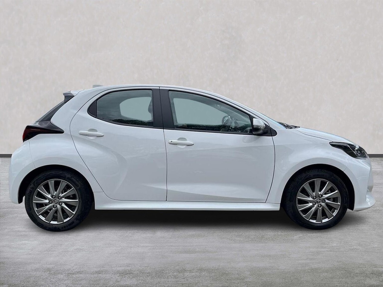 Used Toyota Yaris 2023 for sale - 76129053: Photo 3