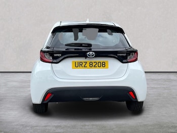 Used Toyota Yaris 2023 for sale - 76129053: Photo 4
