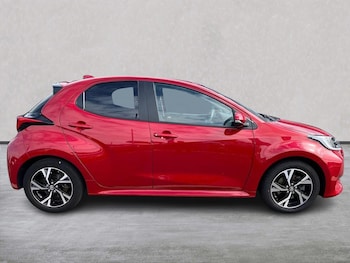 Used Toyota Yaris 2024 for sale - 79335473: Photo