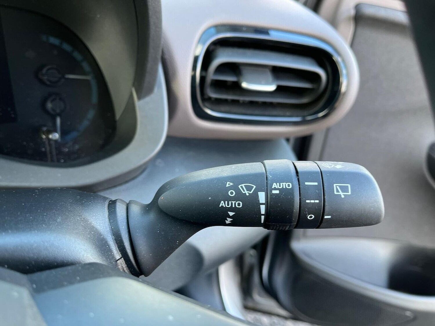 Used Toyota Yaris Cross 2022 for sale - 76324536: Photo 28