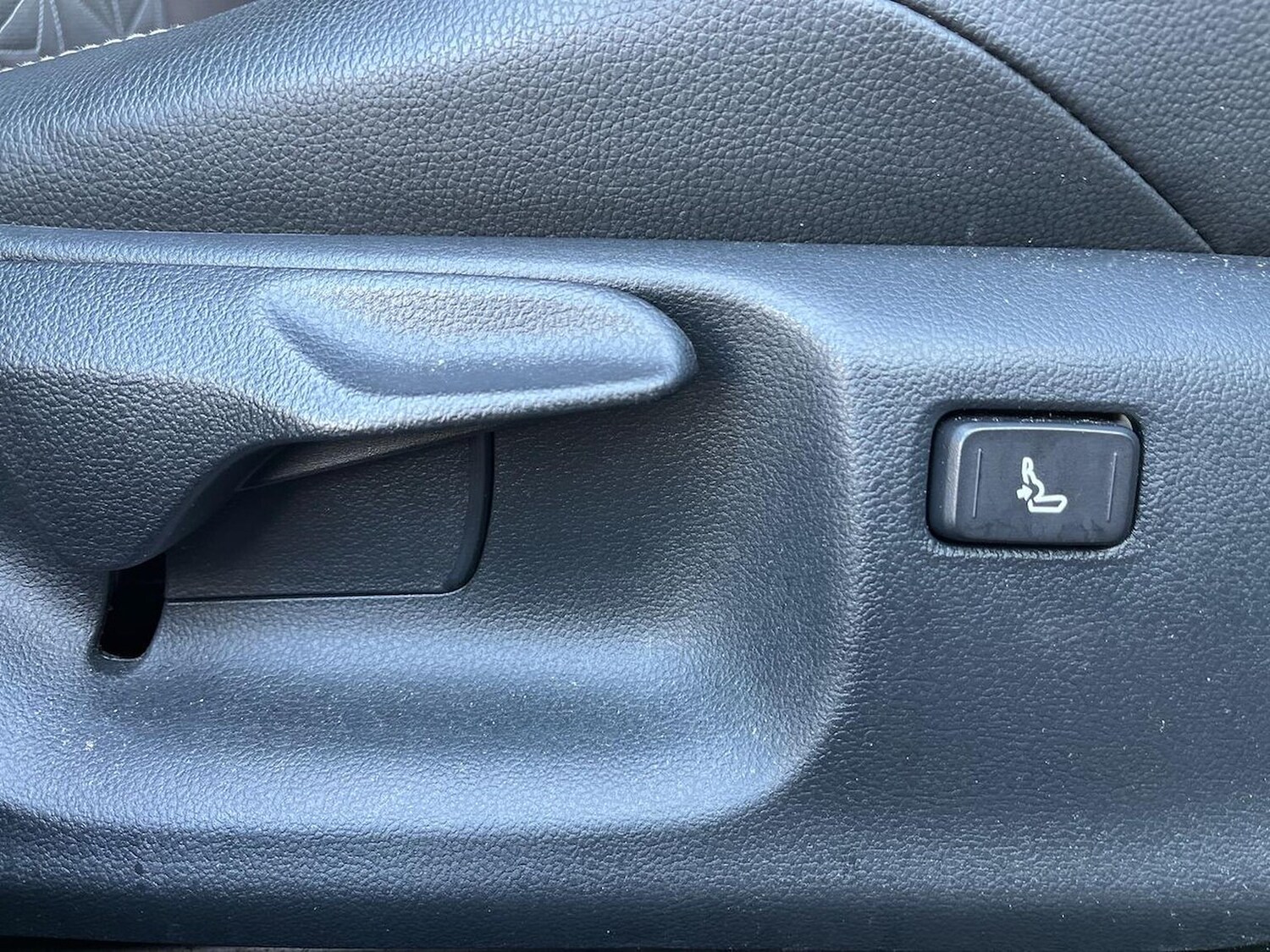 Used Toyota Yaris Cross 2022 for sale - 76324536: Photo 30