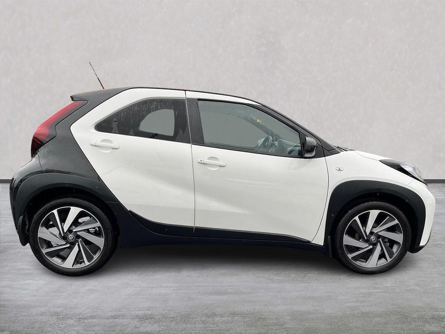 Used Toyota Aygo X 2024 for sale - 76170754: Photo 3