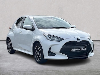 Used Toyota Yaris 2024 for sale - 78976441: Photo