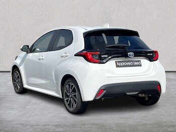 Used Toyota Yaris 2024 for sale - 78976441: Photo