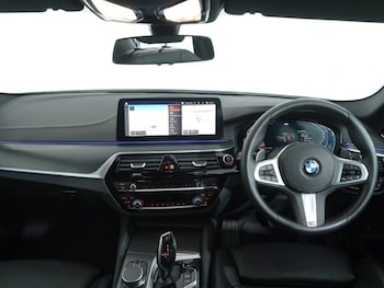 Used BMW 5 Series 2022 for sale - 77001438: Photo