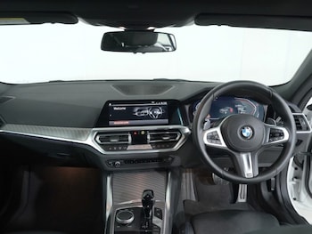 Used BMW 4 Series 2022 for sale - 77001372: Photo