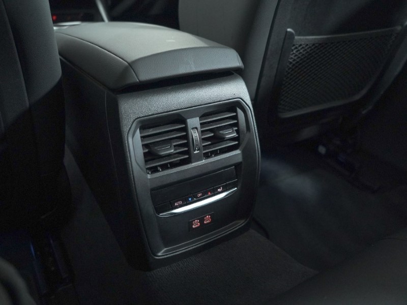 Used BMW i4 2023 for sale - 77248119: Photo 48