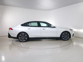 Used BMW i5 2025 for sale - 76981765: Photo