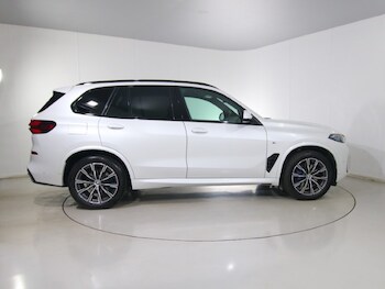 Used BMW X5 2024 for sale - 76981121: Photo