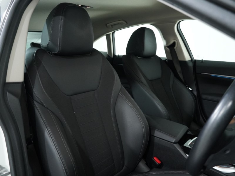 Used BMW i4 2023 for sale - 76982372: Photo 11