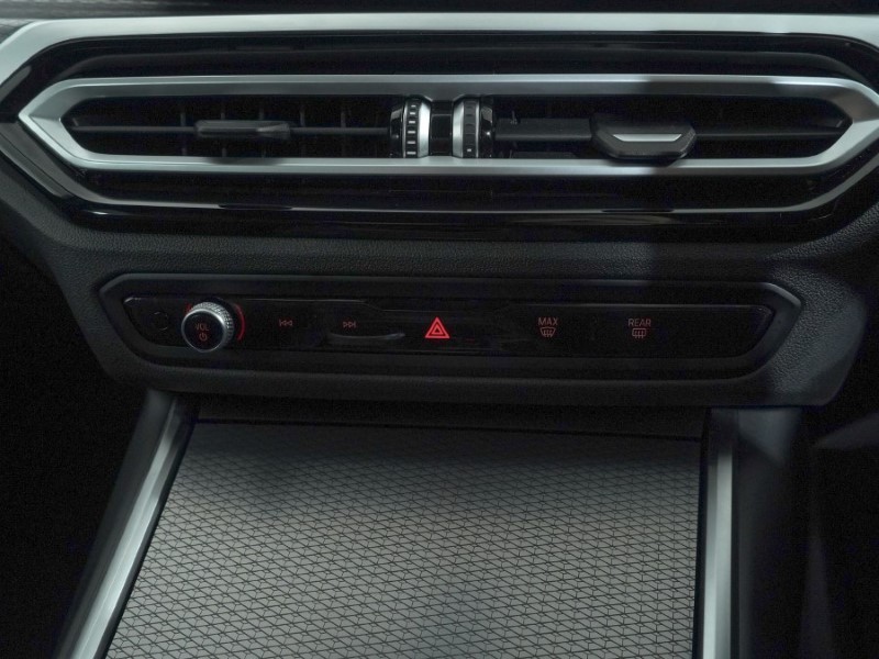 Used BMW 3 Series 2024 for sale - 77179625: Photo 31