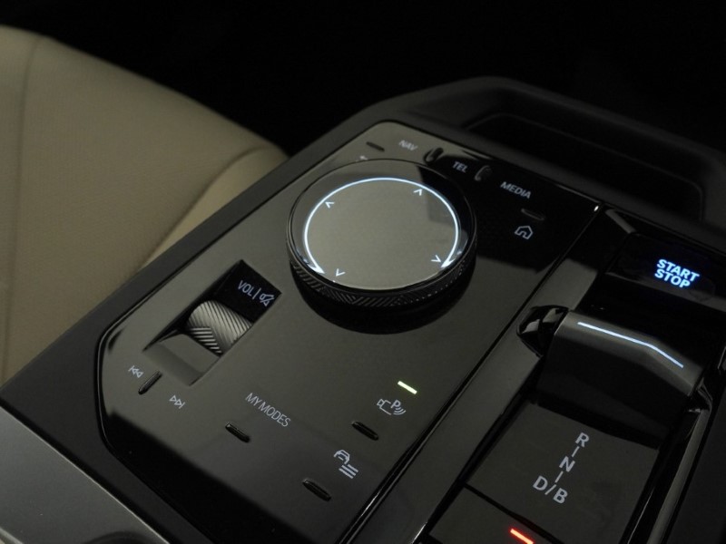 Used BMW iX 2025 for sale - 78081255: Photo 19