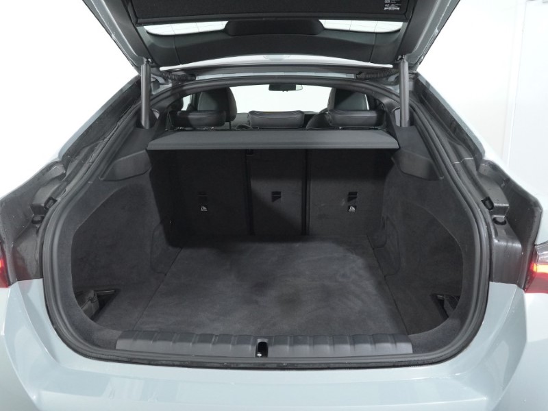 Used BMW i4 2022 for sale - 77069029: Photo 13