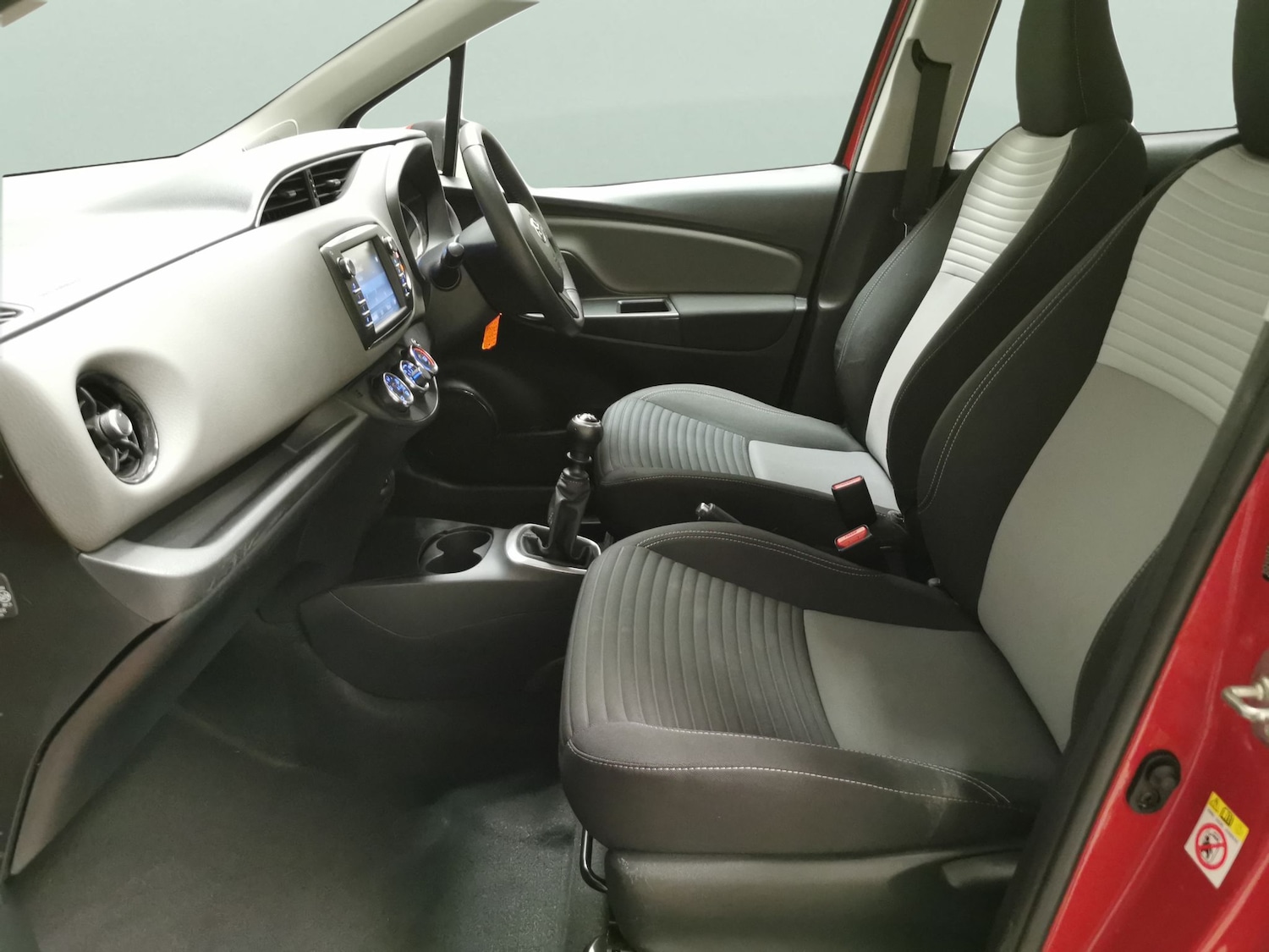 Used Toyota Yaris 2018 for sale - 76669992: Photo 4