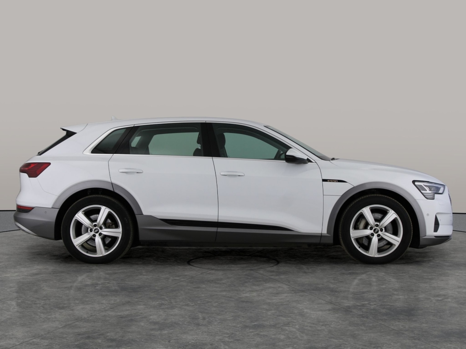 Used Audi e-tron 2022 for sale - 77771578: Photo 9