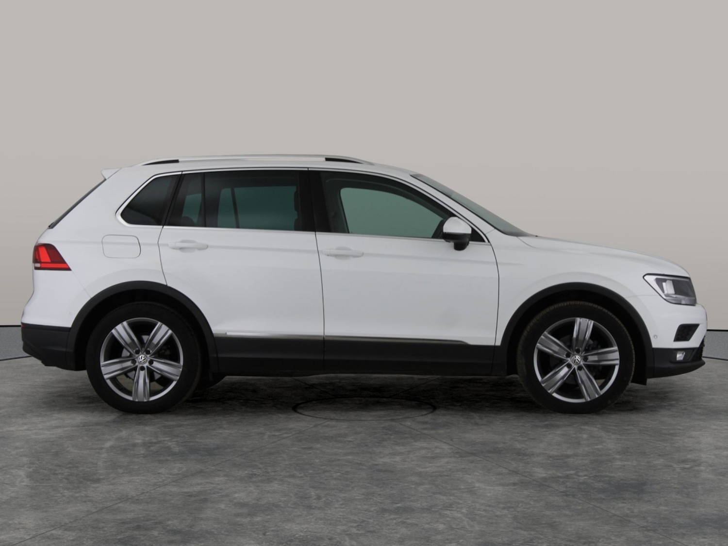 Used Volkswagen Tiguan 2019 for sale - 77262129: Photo 10