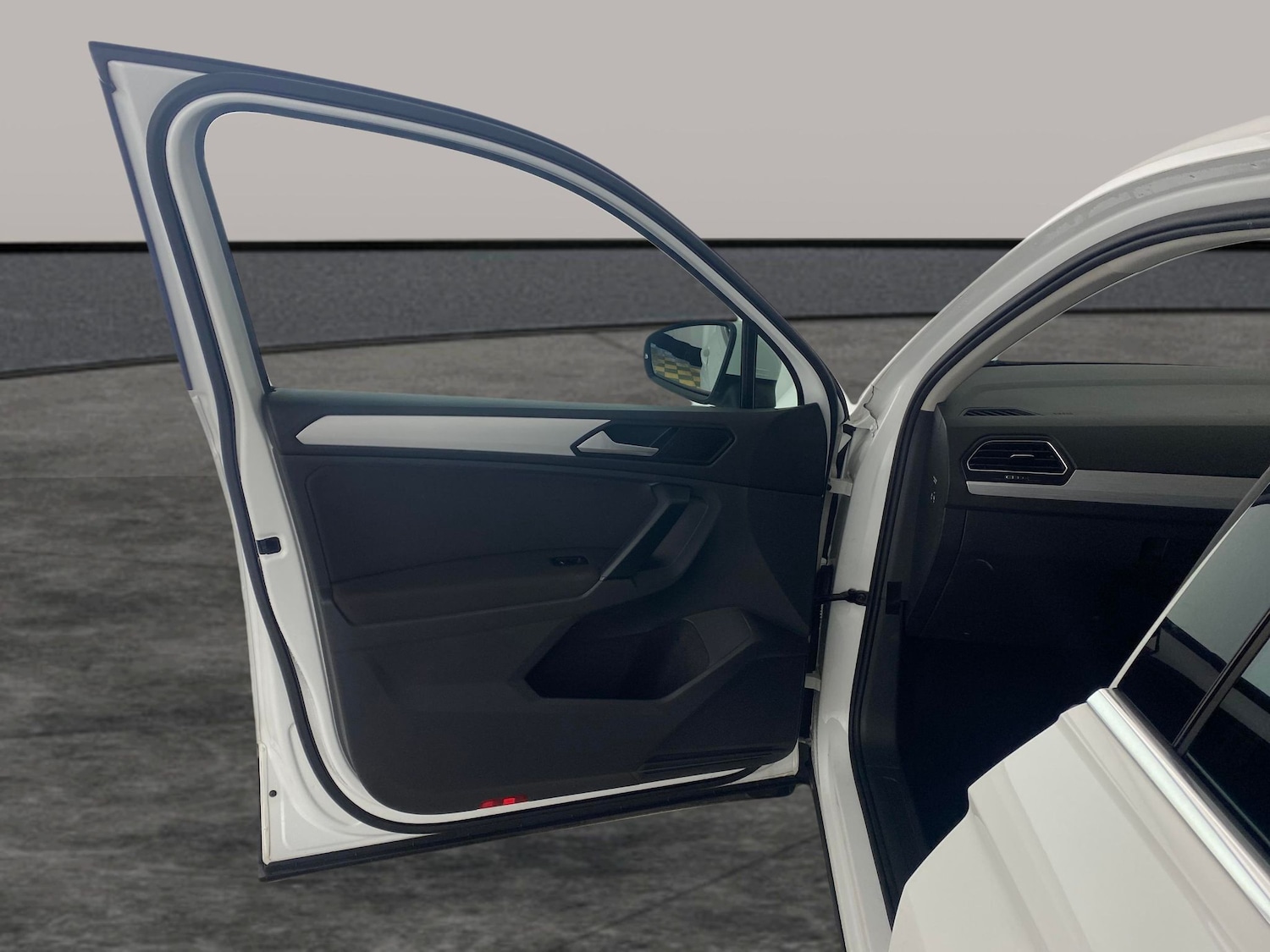 Used Volkswagen Tiguan 2019 for sale - 77262129: Photo 22