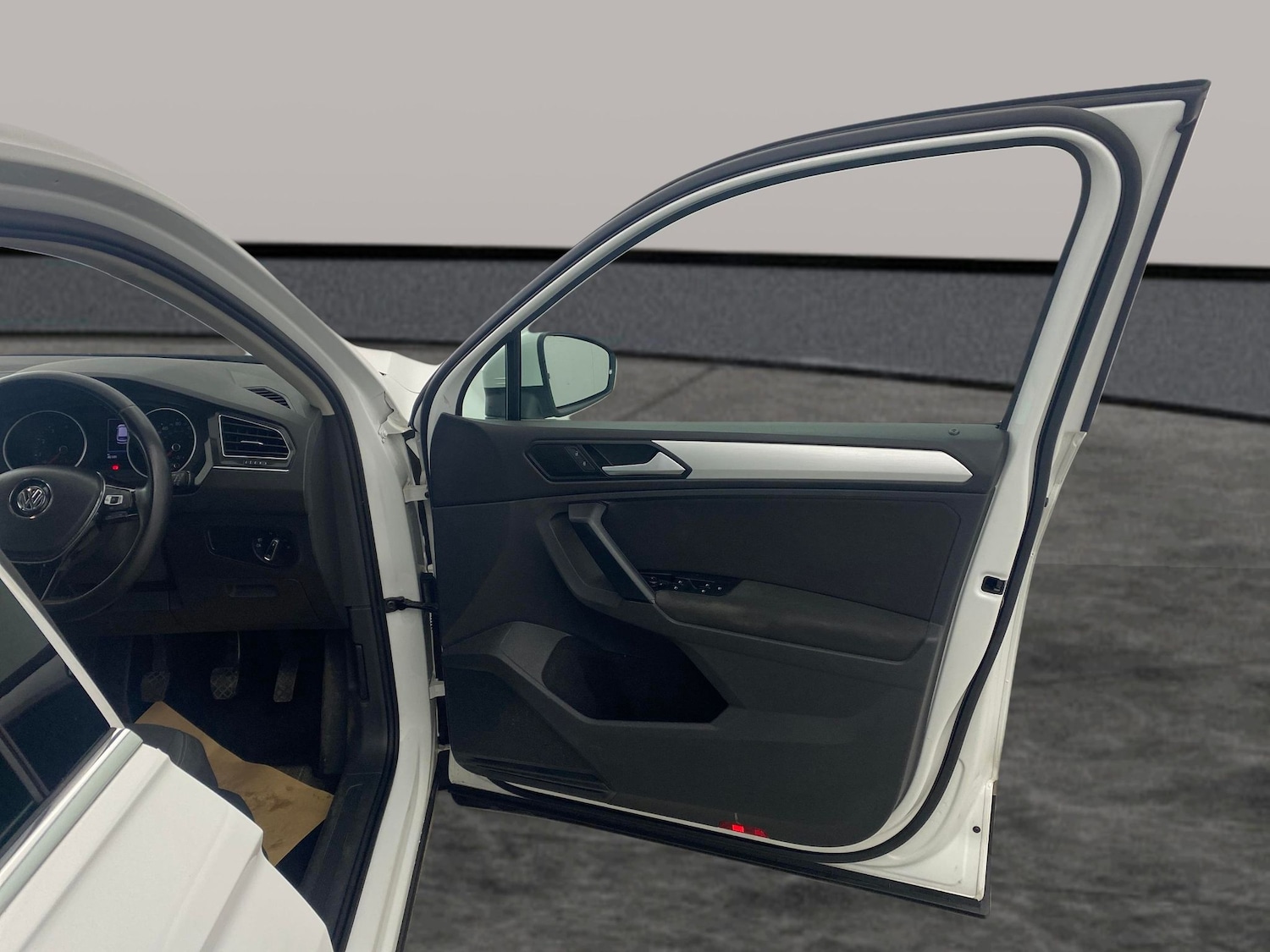 Used Volkswagen Tiguan 2019 for sale - 77262129: Photo 26