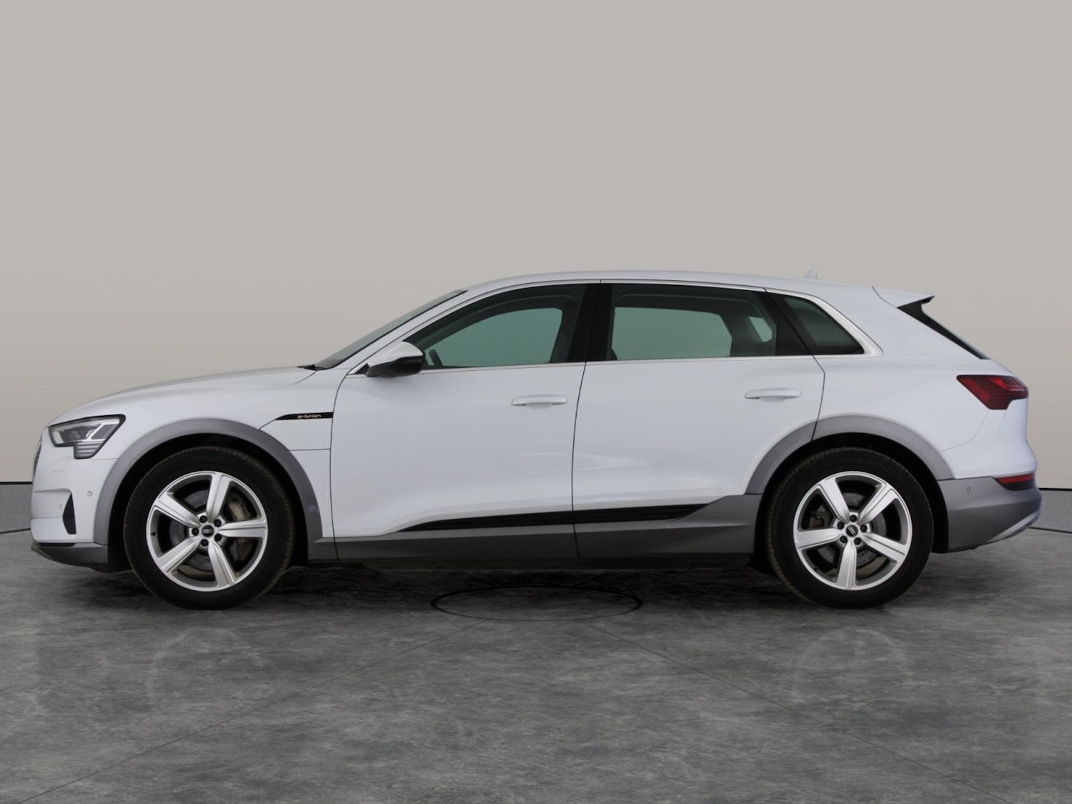 Used Audi e-tron 2022 for sale - 77897292: Photo 13