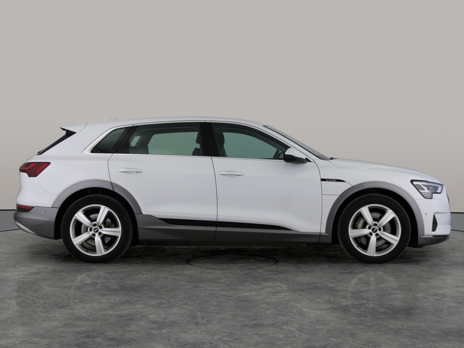 Used Audi e-tron 2022 for sale - 77897292: Photo 9