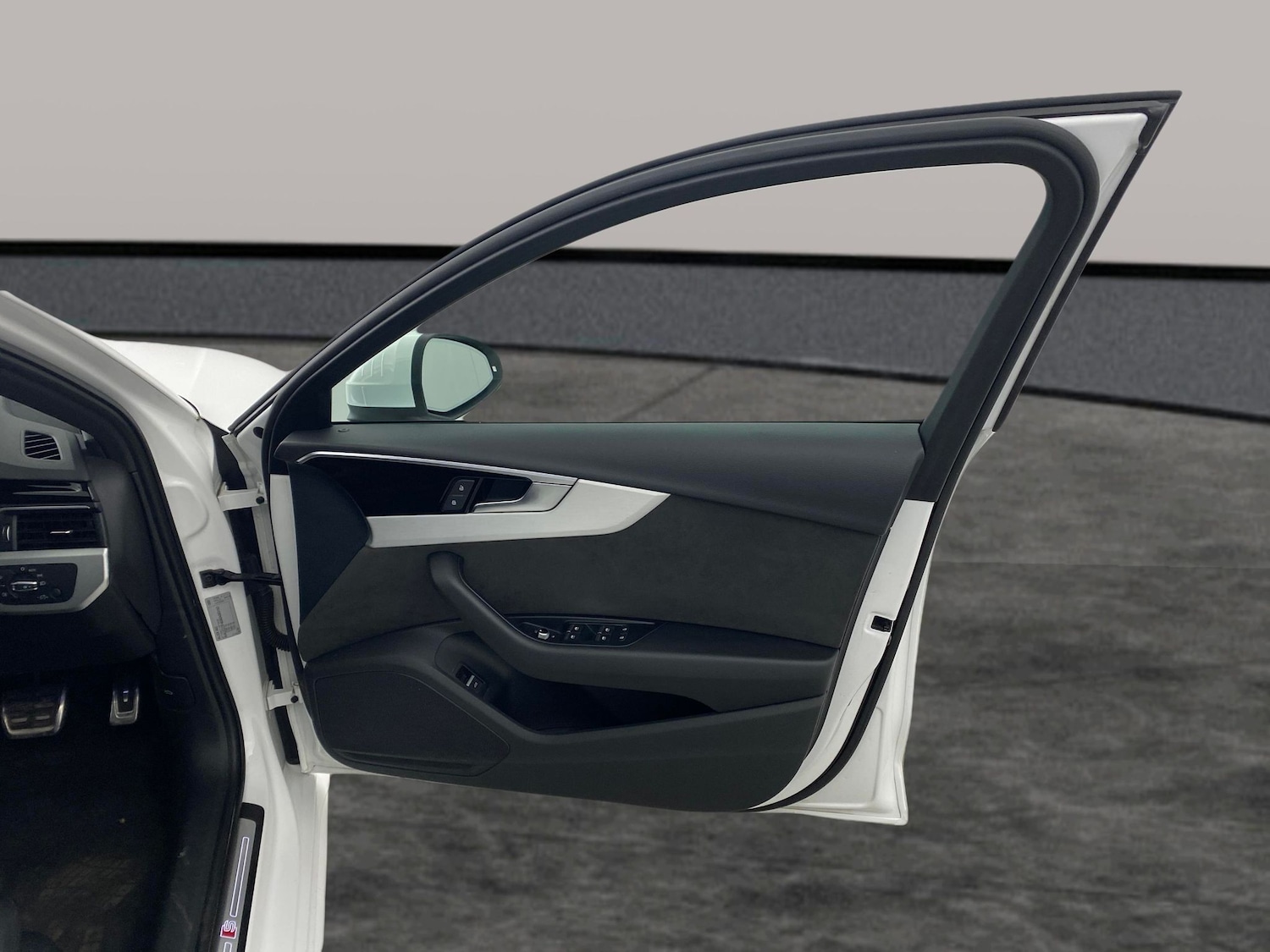 Used Audi A4 2021 for sale - 76862101: Photo 30