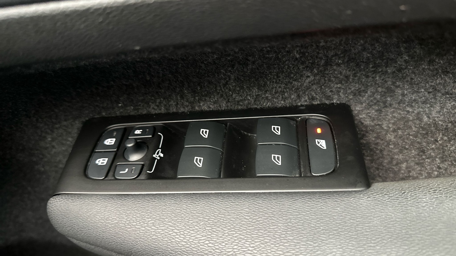 Used Volvo XC40 2022 for sale - 76928364: Photo 21