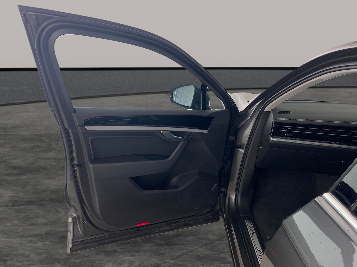 Used Volkswagen Touareg 2020 for sale - 77701783: Photo 24