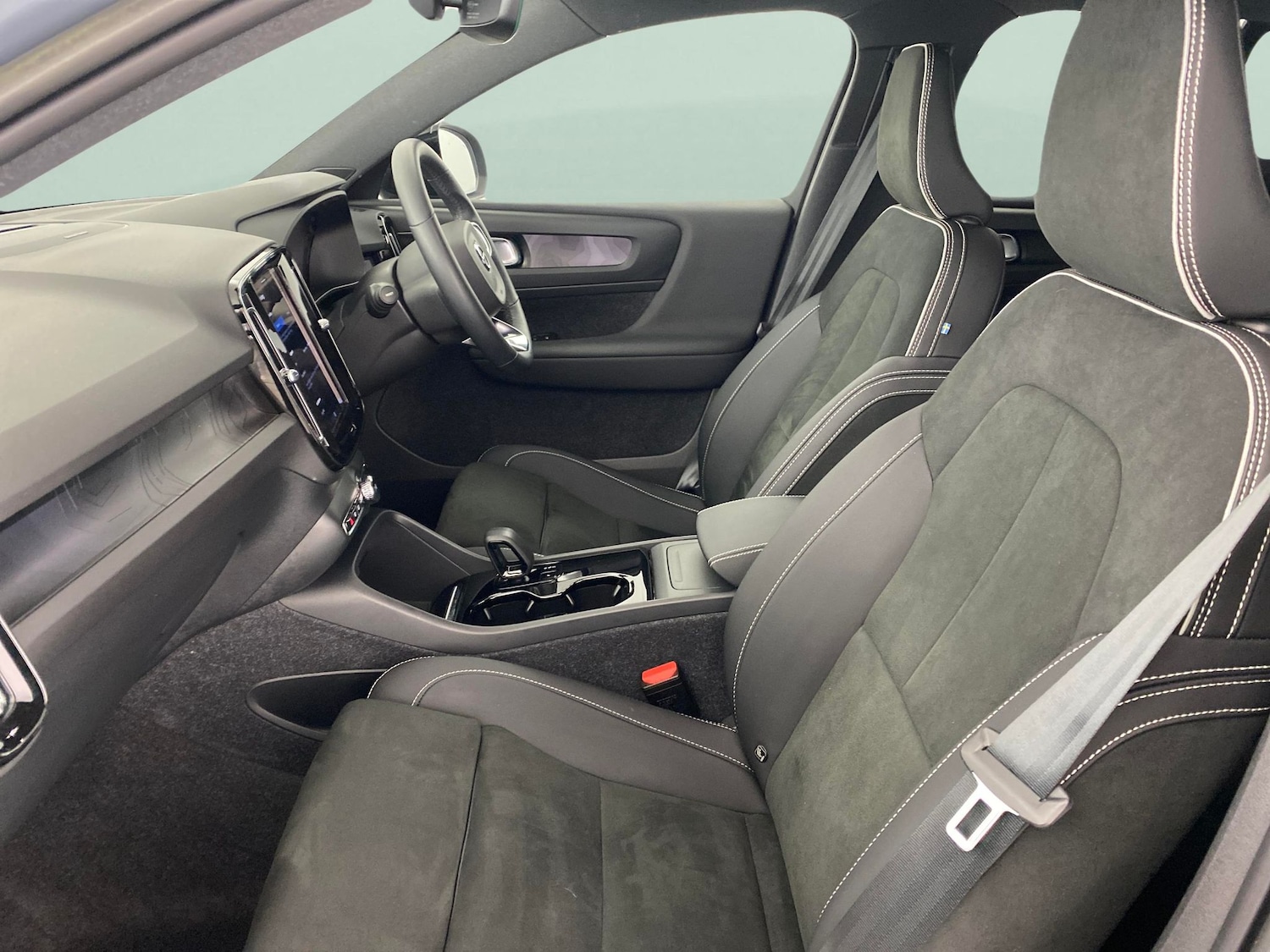 Used Volvo XC40 2022 for sale - 76344770: Photo 4
