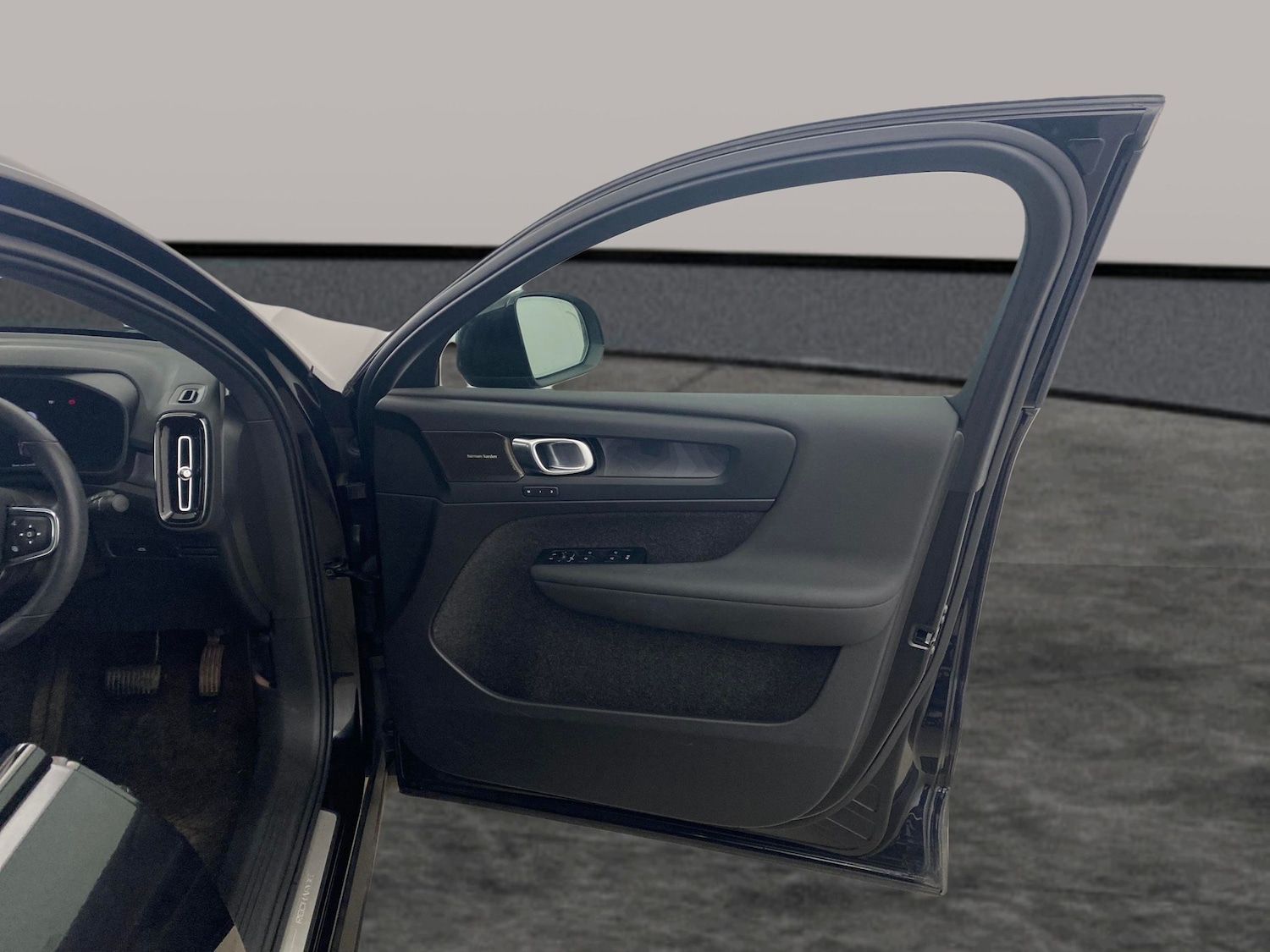 Used Volvo C40 2023 for sale - 78015027: Photo 27