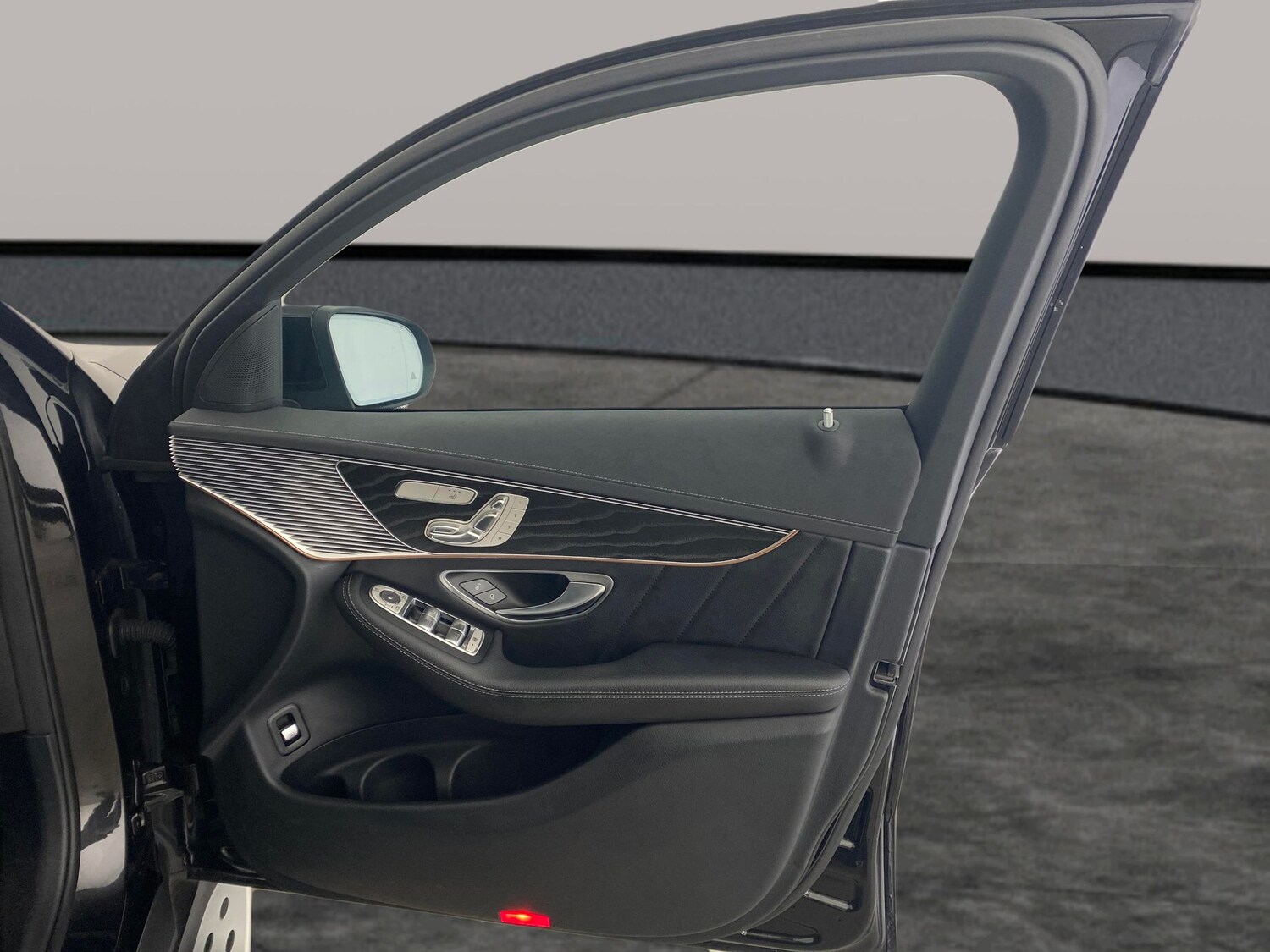 Used Mercedes-Benz EQC 2022 for sale - 77934690: Photo 31