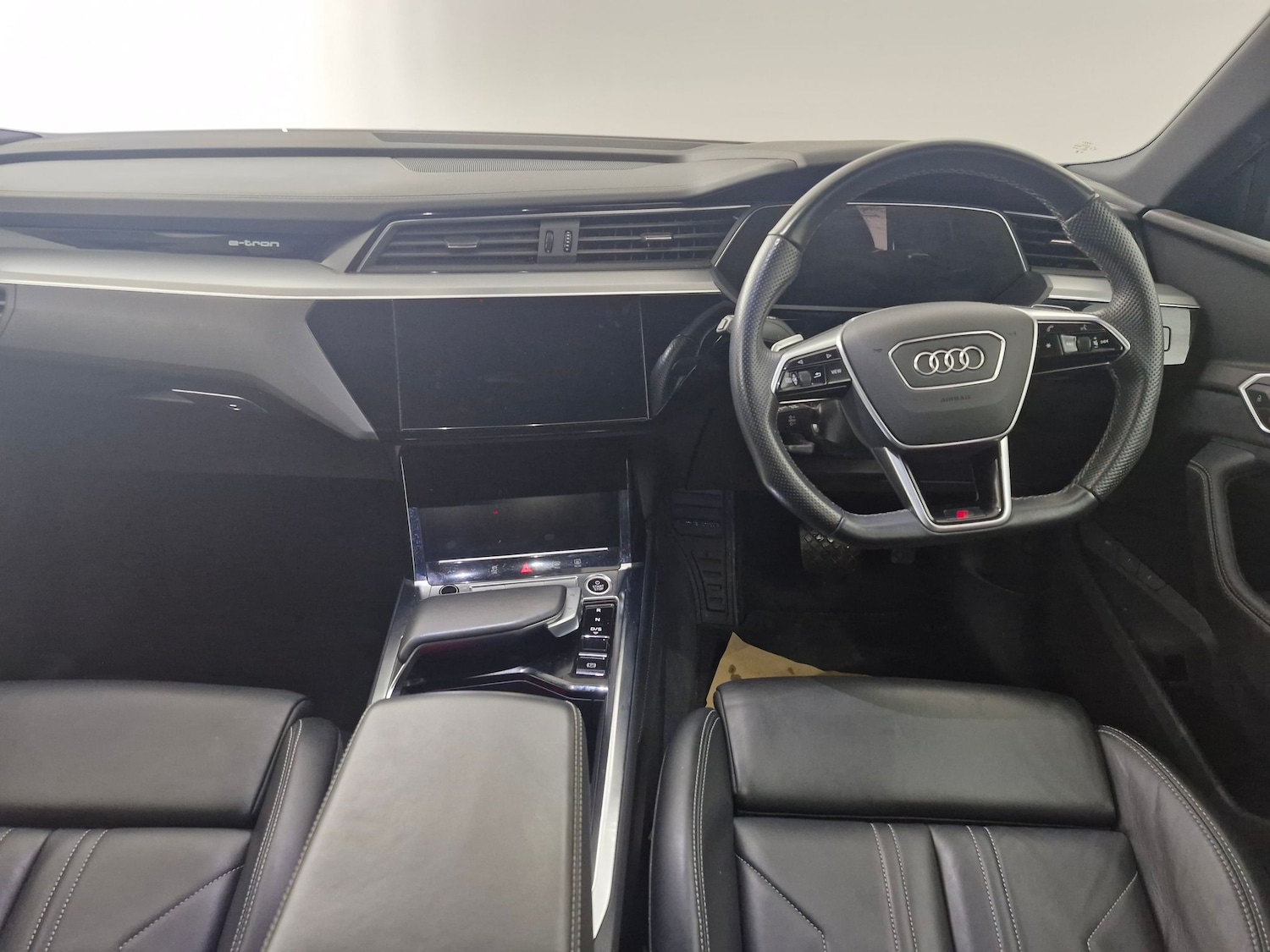 Used Audi e-tron 2022 for sale - 77542968: Photo 4