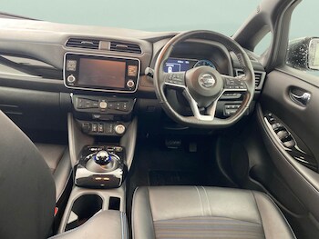 Used Nissan Leaf 2021 for sale - 76477634: Photo