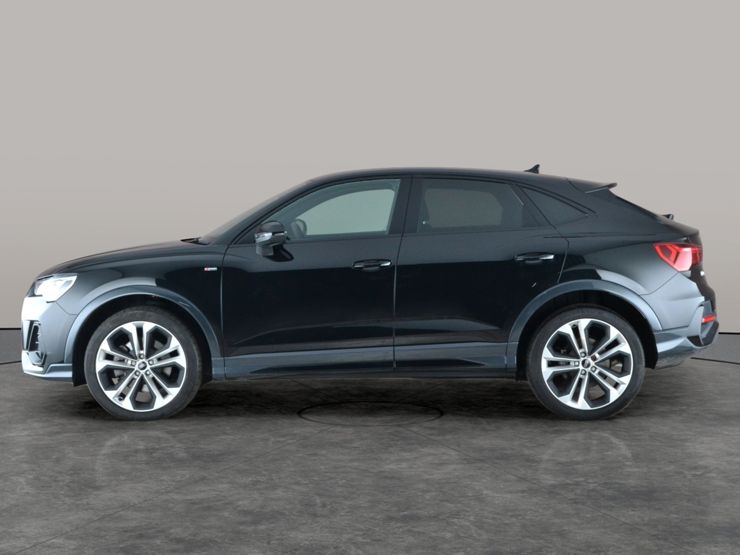 Used Audi Q3 2023 for sale - 77946794: Photo 12