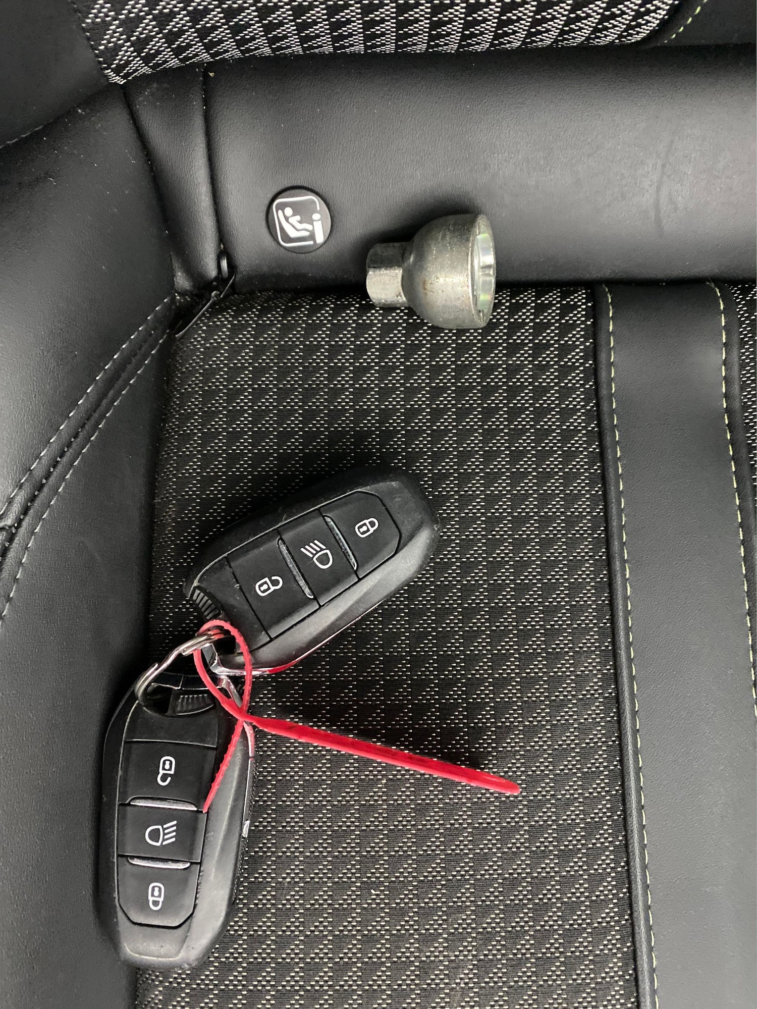 Used Peugeot E-2008 for sale - 78110038: Photo 29