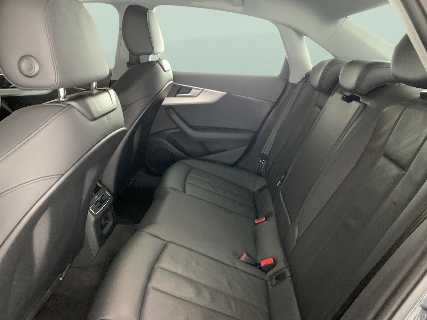 Used Audi A4 2019 for sale - 76526636: Photo 25