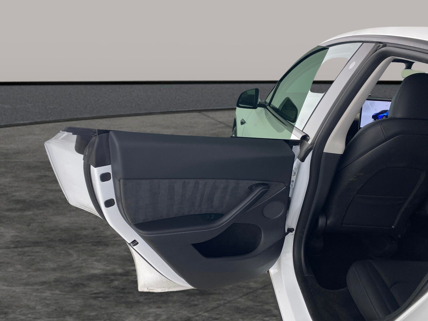 Used Tesla Model Y 2024 for sale - 77988997: Photo 27