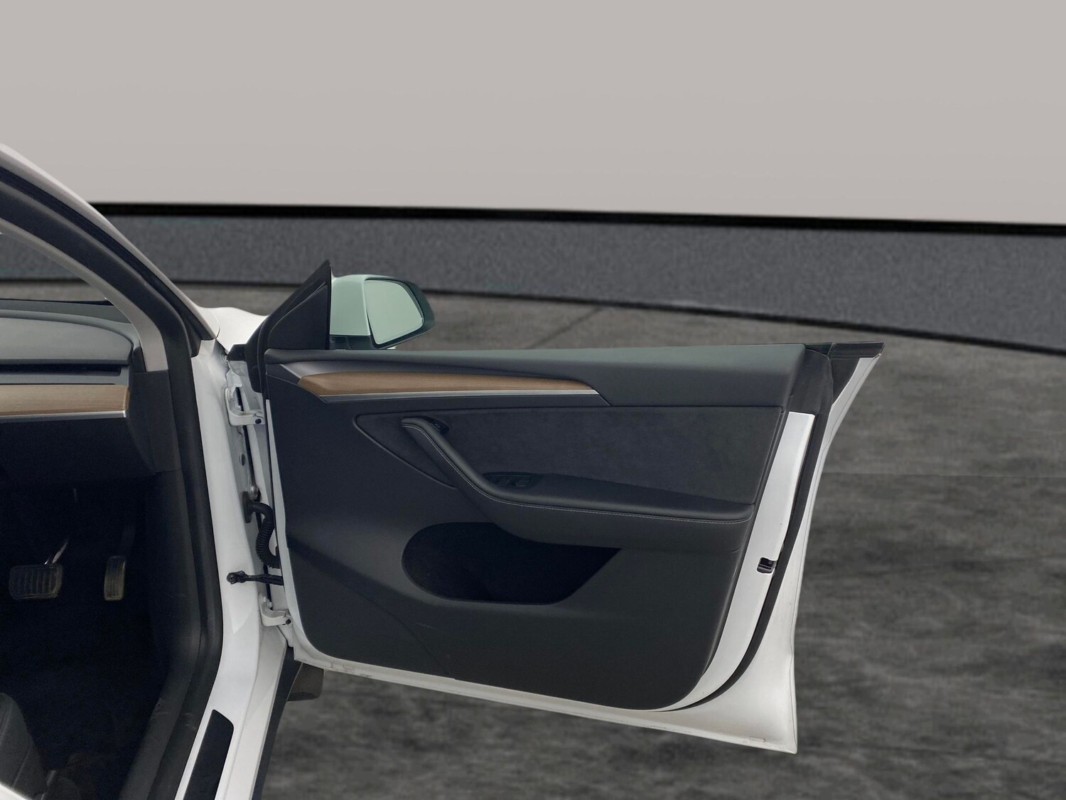 Used Tesla Model Y 2024 for sale - 77988997: Photo 30