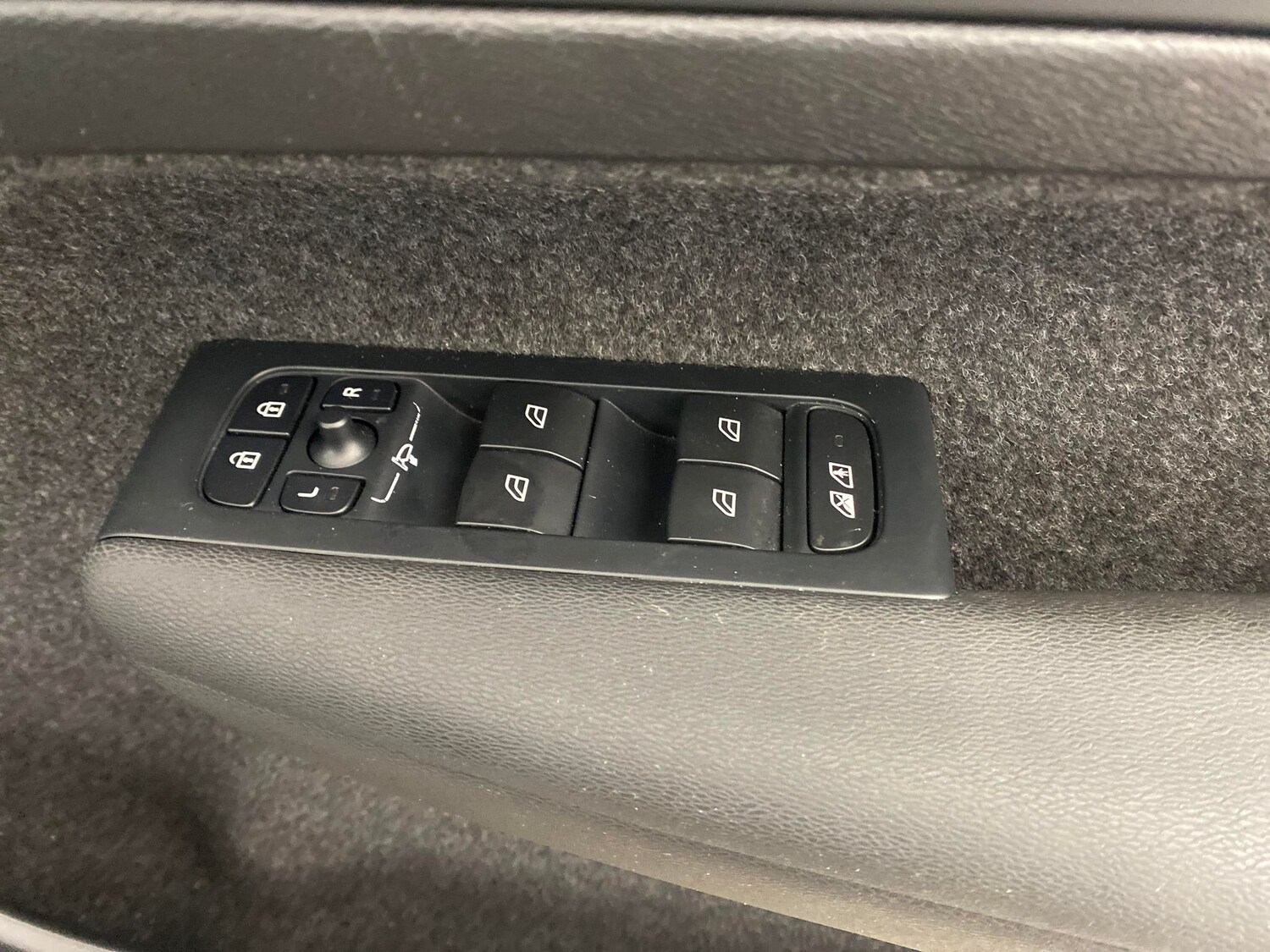 Used Volvo XC40 for sale - 77740378: Photo 14