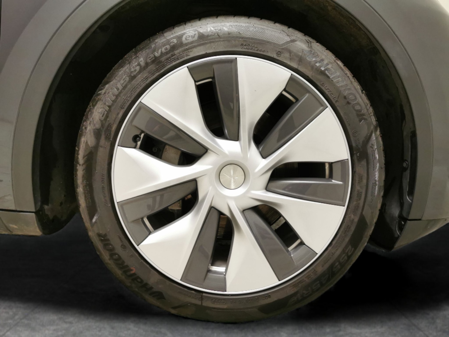 Used Tesla Model Y 2023 for sale - 77023810: Photo 24