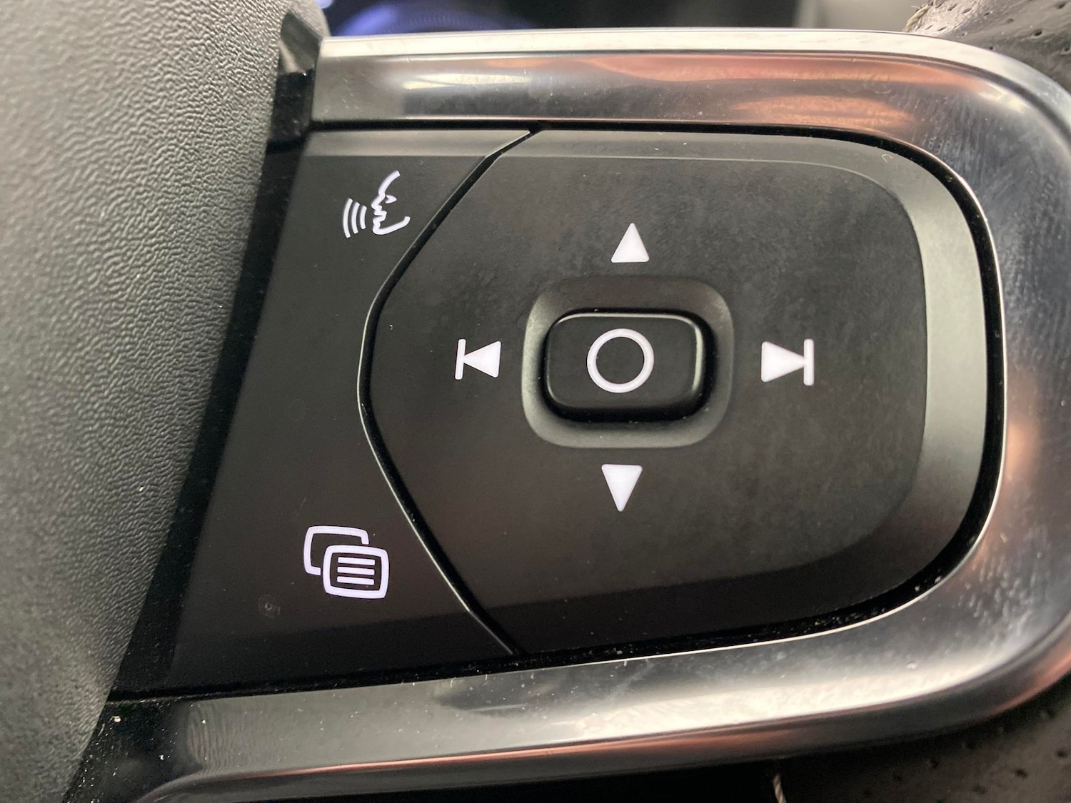 Used Volvo XC40 2021 for sale - 78028370: Photo 17