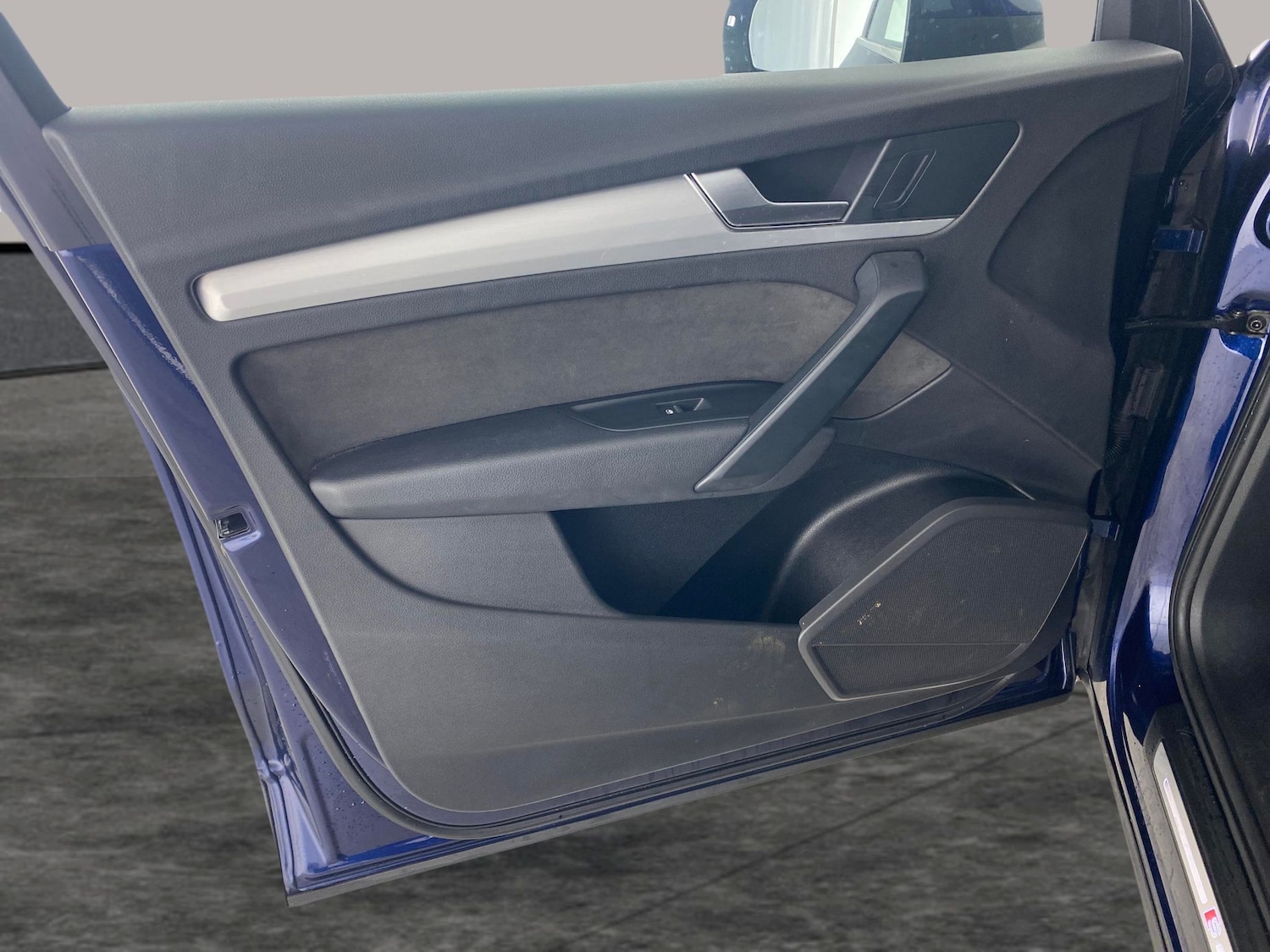 Vehicle 33
