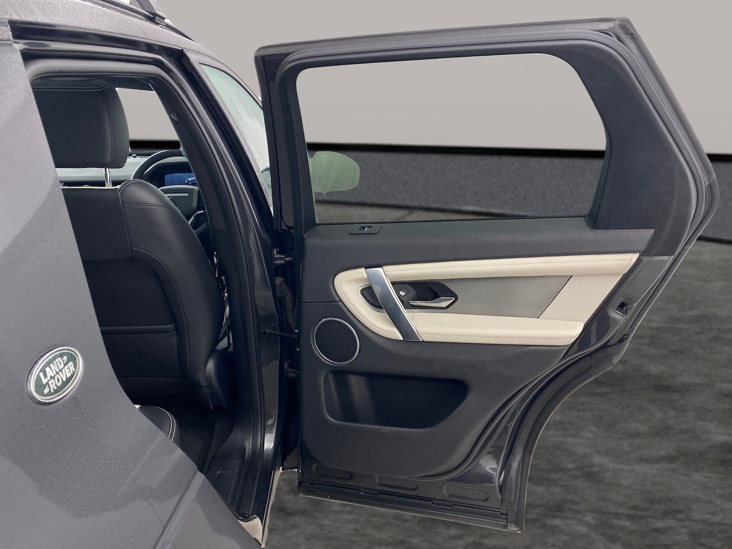 Used Land Rover Discovery Sport 2021 for sale - 76796895: Photo 31