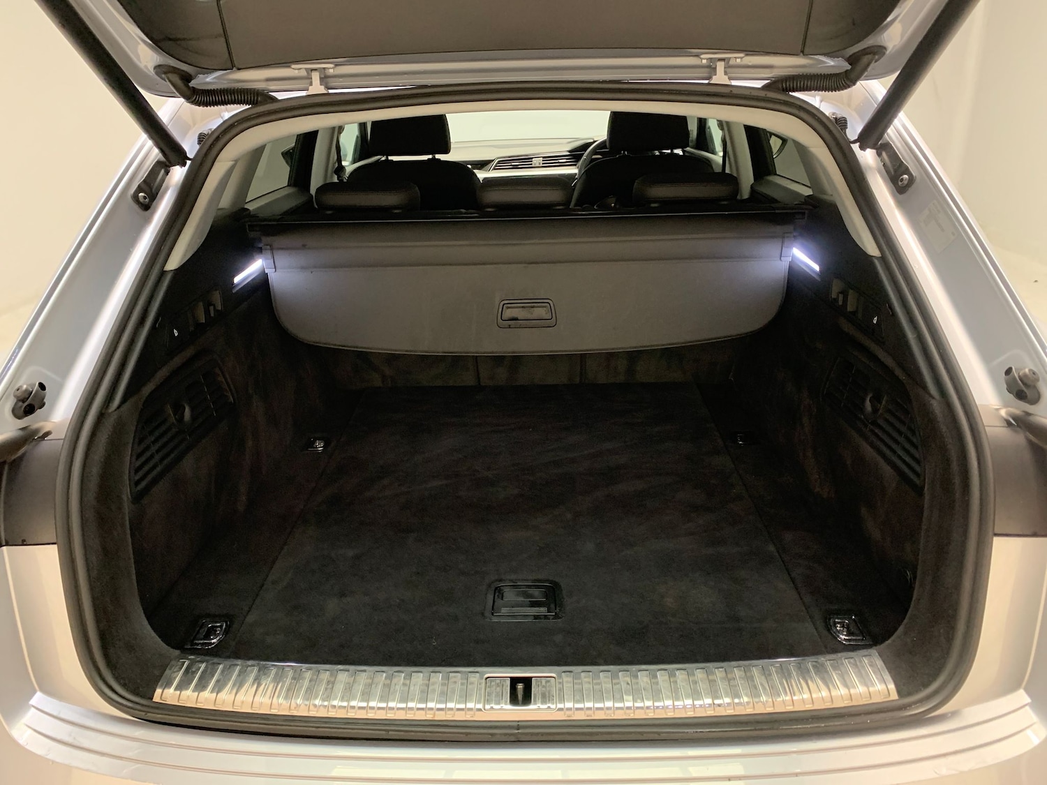 Used Audi e-tron 2020 for sale - 76595376: Photo 34