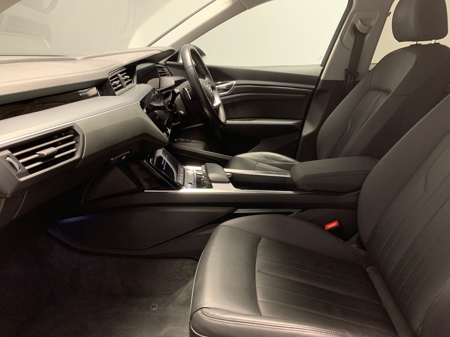 Used Audi e-tron 2020 for sale - 76595376: Photo 4