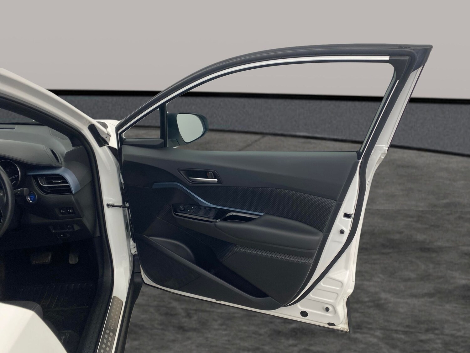 Used Toyota C-HR 2022 for sale - 78079295: Photo 27