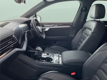 Used Volkswagen Touareg 2022 for sale - 76438392: Photo