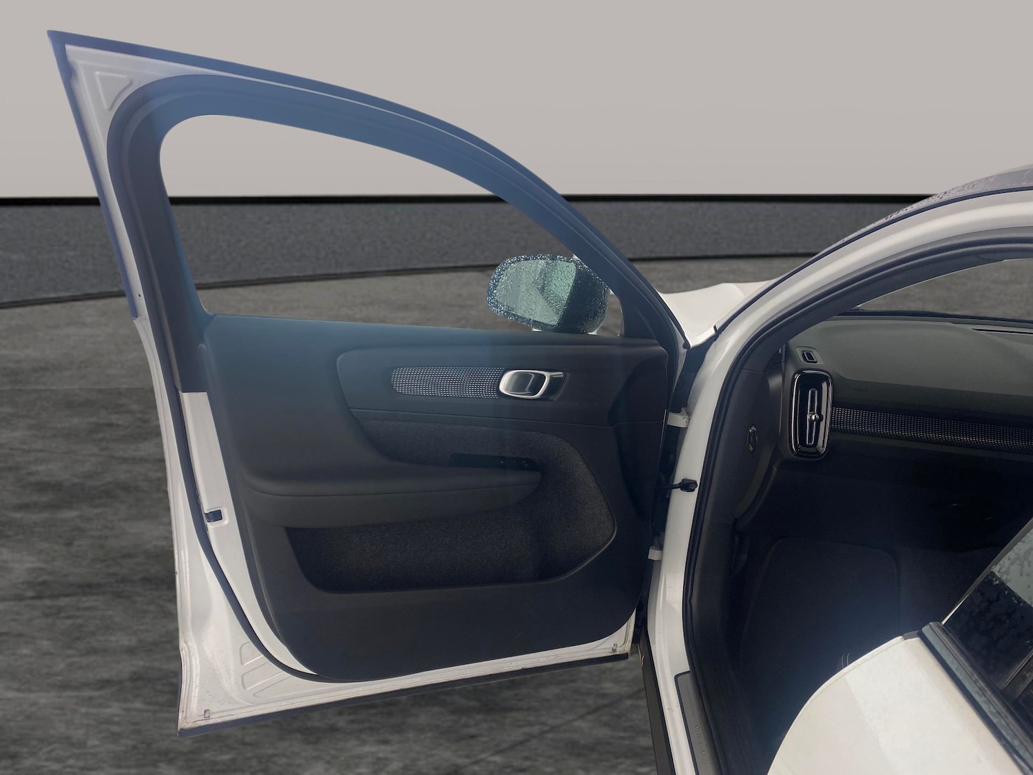 Used Volvo XC40 2021 for sale - 77381335: Photo 21