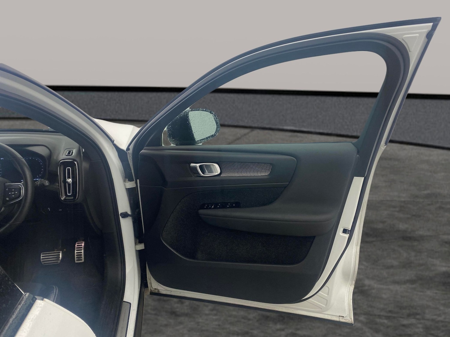 Used Volvo XC40 2021 for sale - 77381335: Photo 25