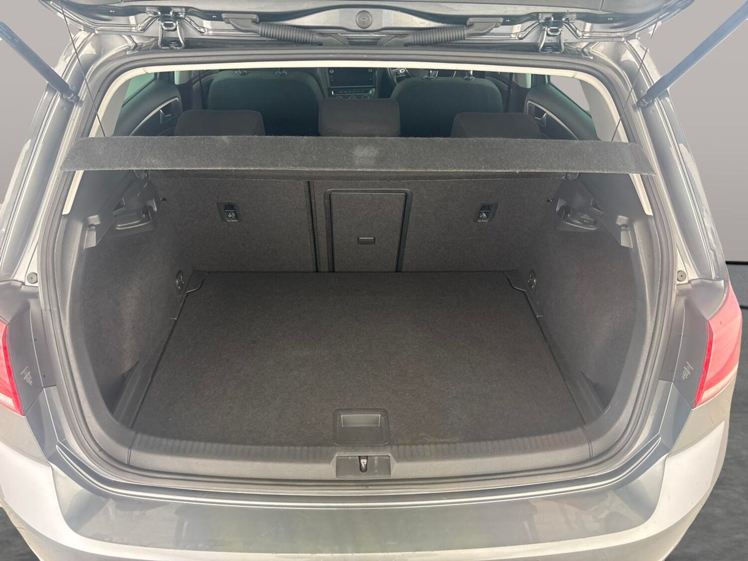 Used Volkswagen Golf 2020 for sale - 78163615: Photo 6