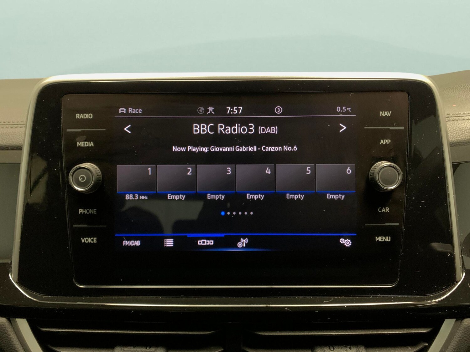 Used Volkswagen T-Roc 2023 for sale - 77514002: Photo 6